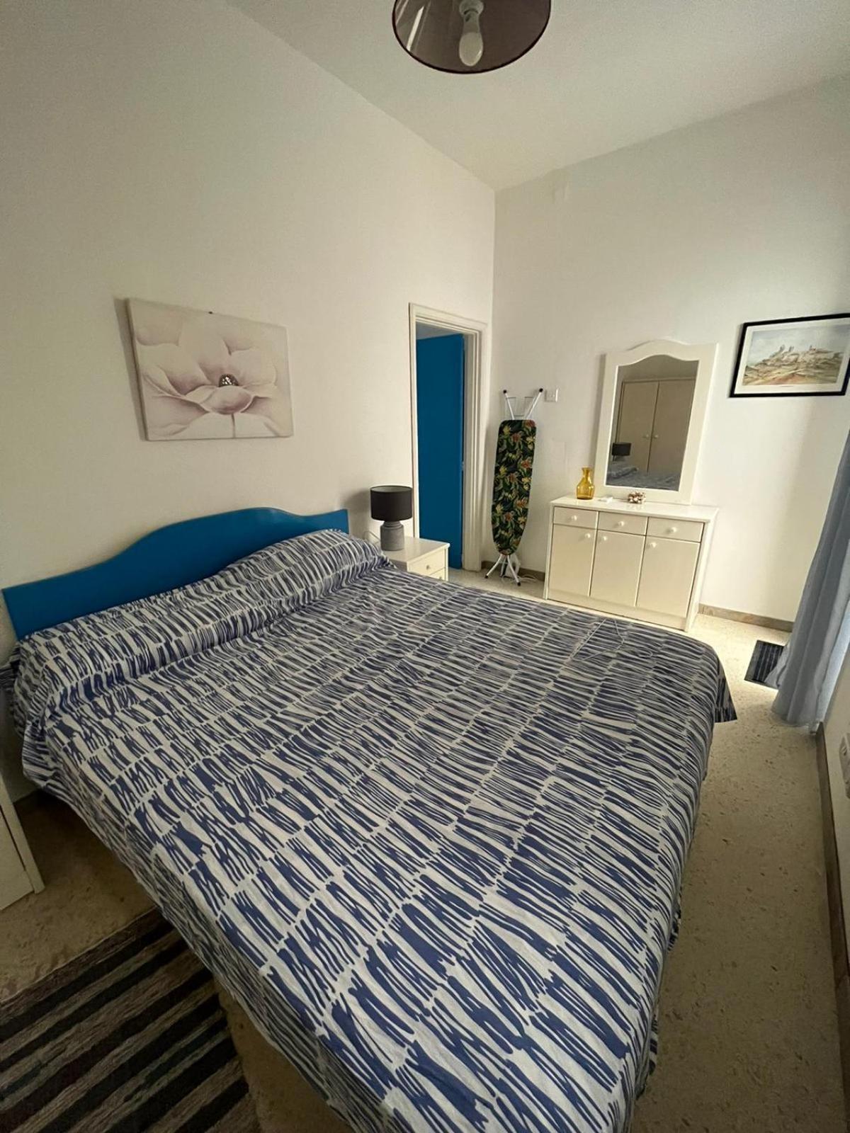 Seafront Apartment With Amazing Sunset View Xlendi Eksteriør billede