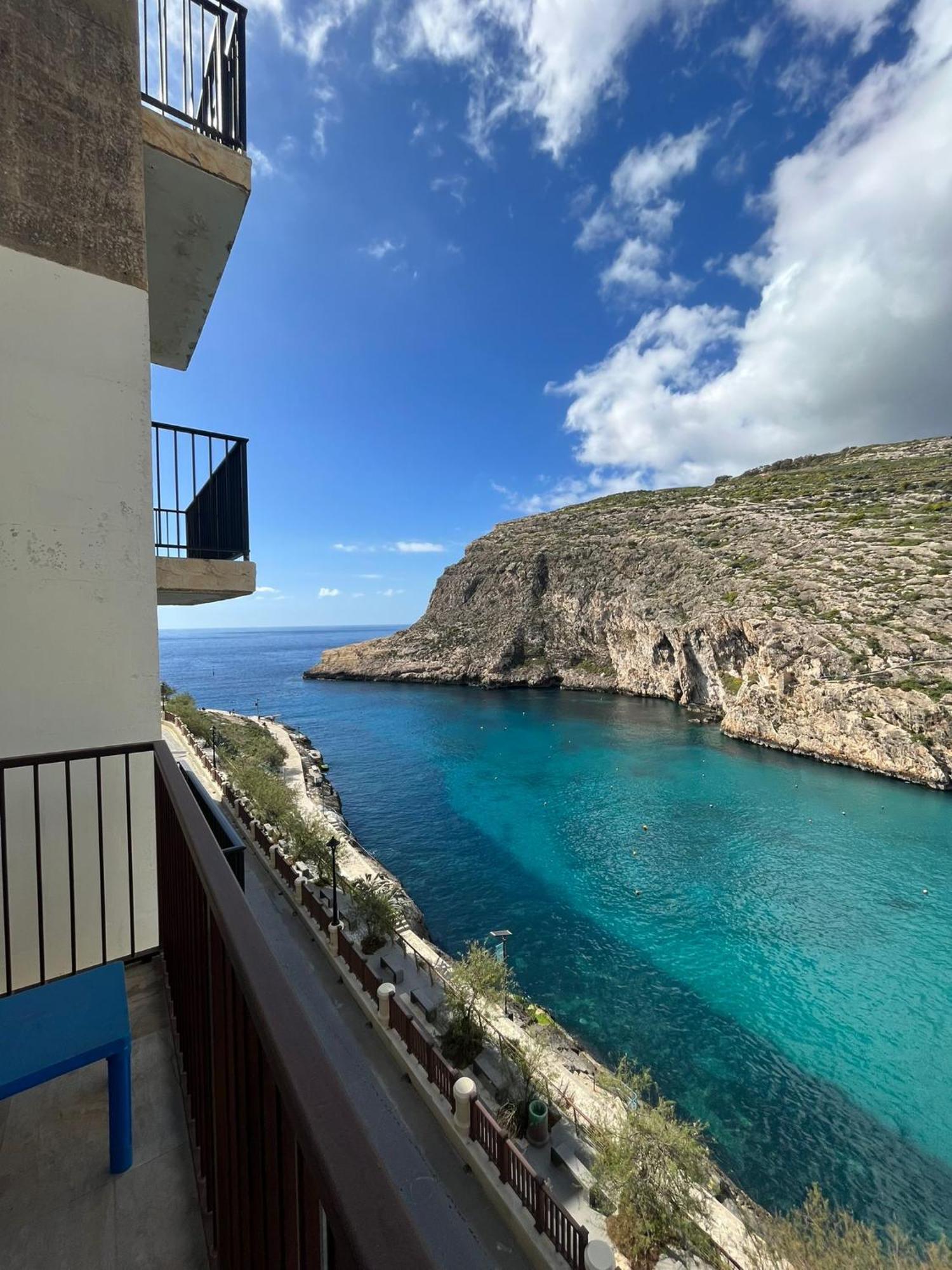 Seafront Apartment With Amazing Sunset View Xlendi Eksteriør billede