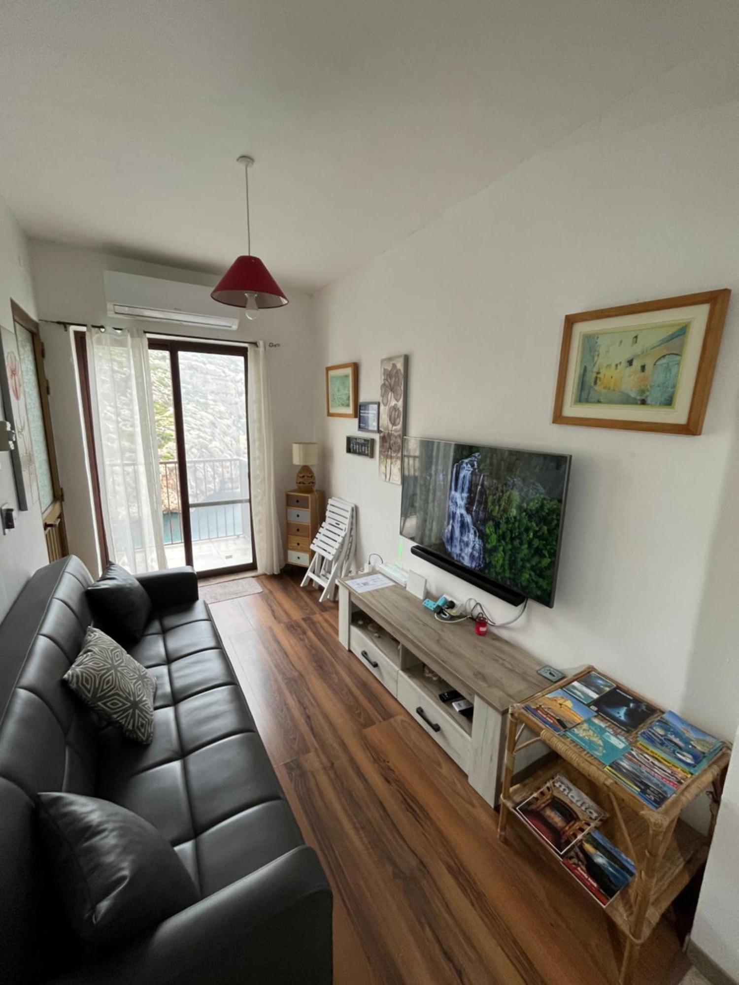 Seafront Apartment With Amazing Sunset View Xlendi Eksteriør billede